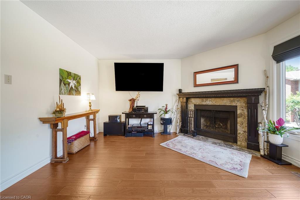 25-30 Osler Drive Property Photo 20