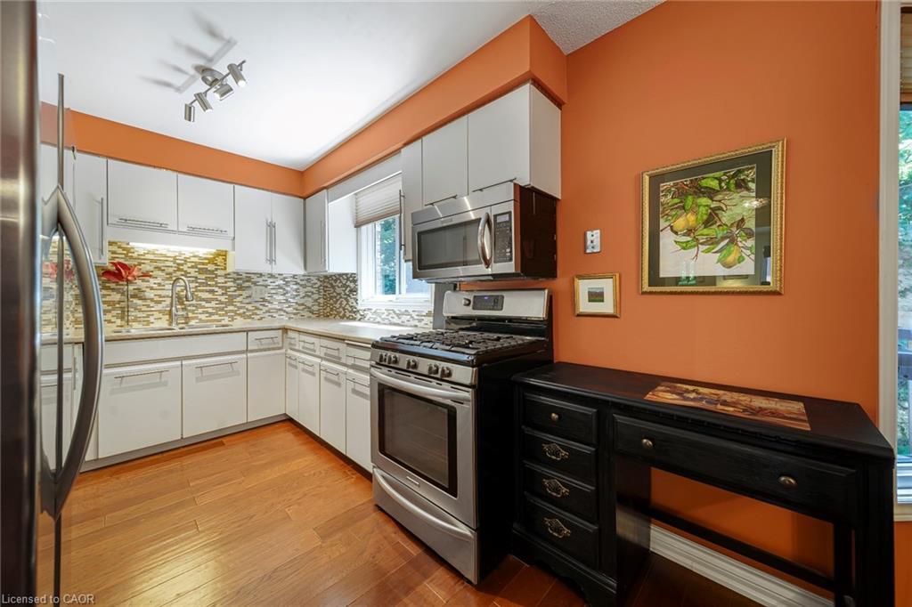 25-30 Osler Drive Property Photo 25