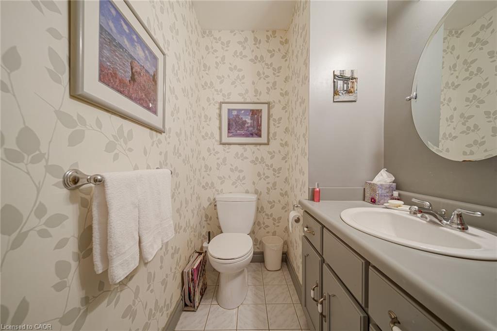 25-30 Osler Drive Property Photo 28
