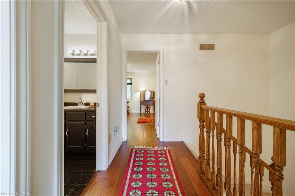 25-30 Osler Drive Property Photo 30