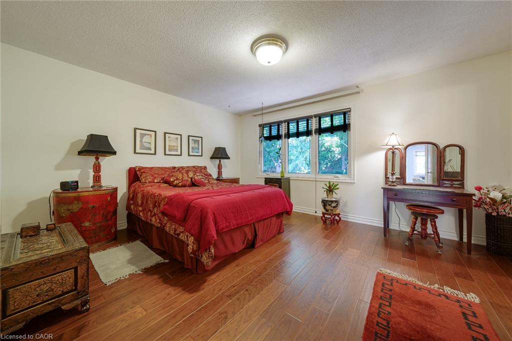 25-30 Osler Drive Property Photo 31