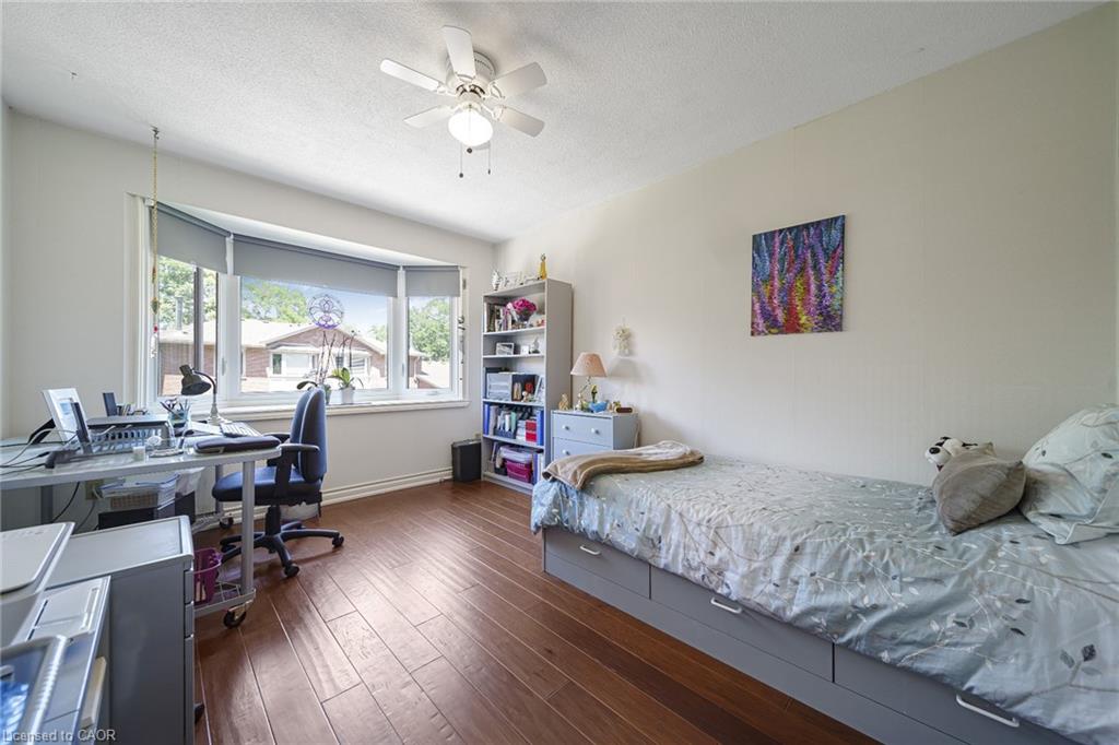 25-30 Osler Drive Property Photo 34