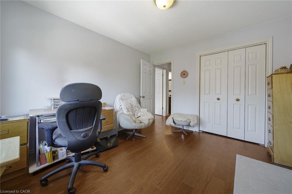 25-30 Osler Drive Property Photo 37