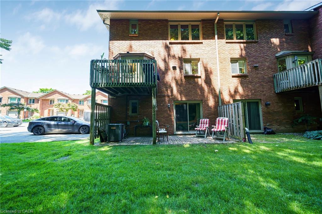 25-30 Osler Drive Property Photo 42