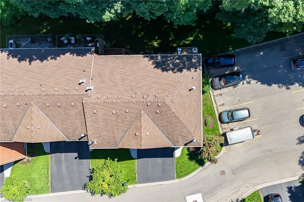 25-30 Osler Drive Property Photo 43