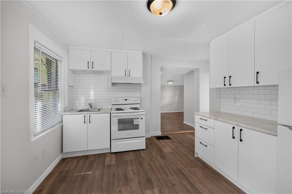 6 Duke Street Property Photo 25