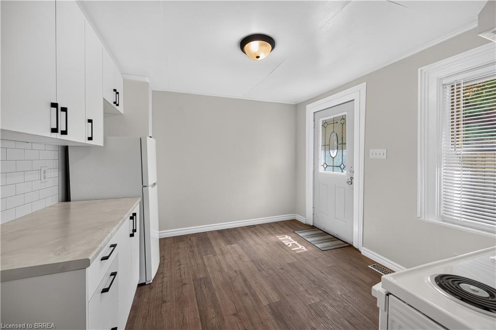 6 Duke Street Property Photo 27