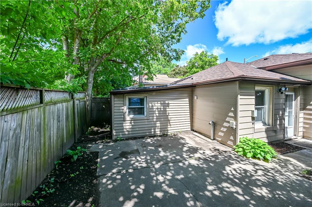 6 Duke Street Property Photo 37