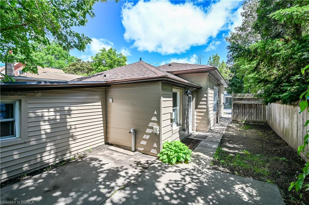 6 Duke Street Property Photo 38
