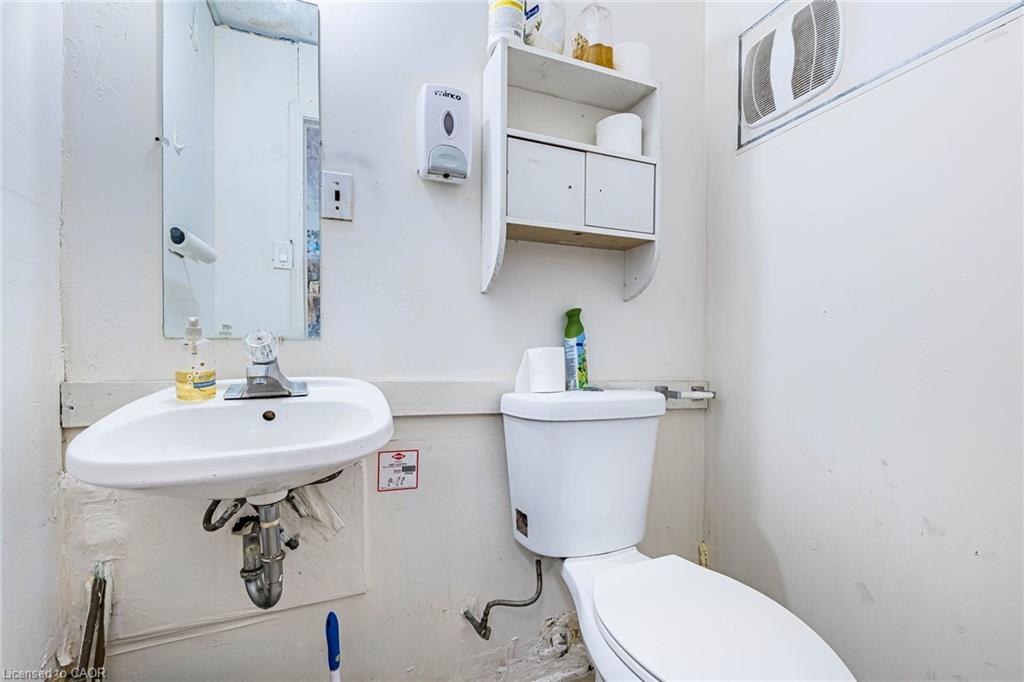 44 Dean Street Property Photo 34
