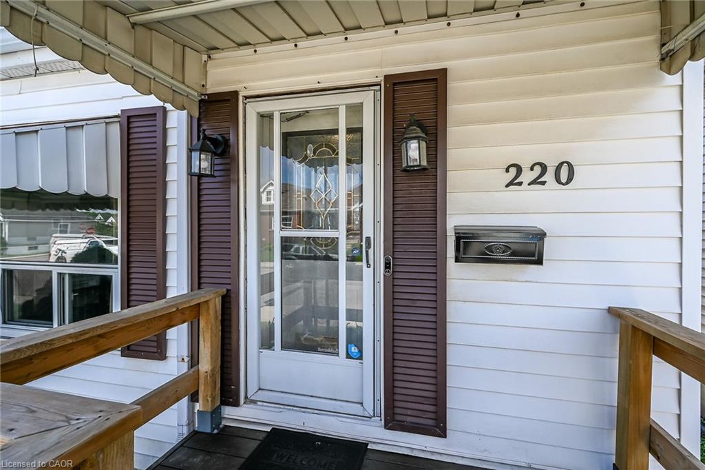 220 Paling Avenue Property Photo 2