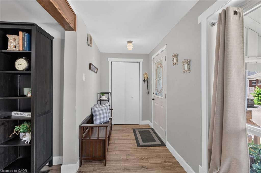 220 Paling Avenue Property Photo 3