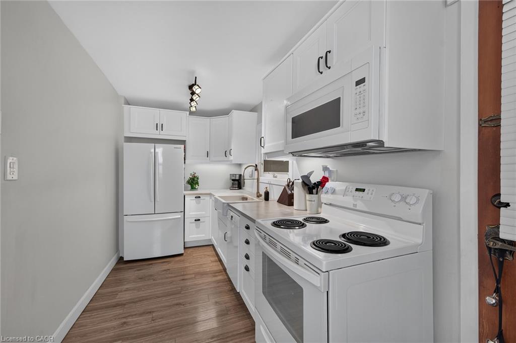 220 Paling Avenue Property Photo 16