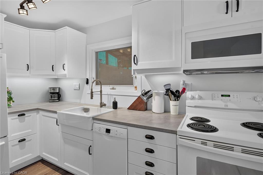 220 Paling Avenue Property Photo 18