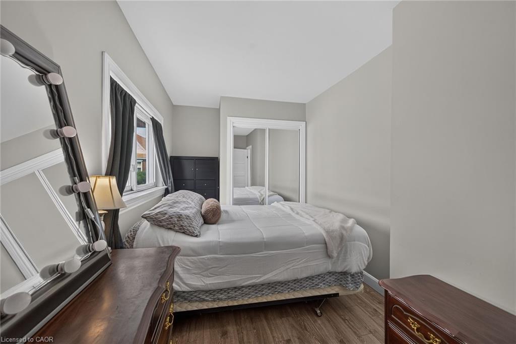 220 Paling Avenue Property Photo 21