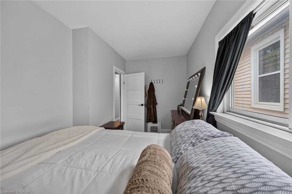 220 Paling Avenue Property Photo 22