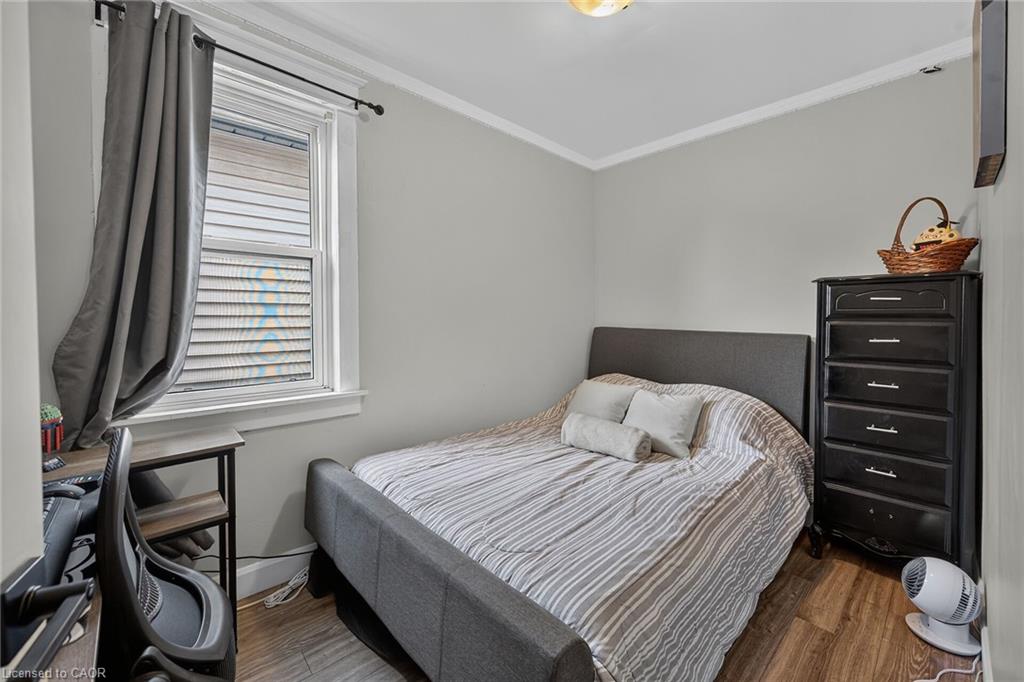 220 Paling Avenue Property Photo 25