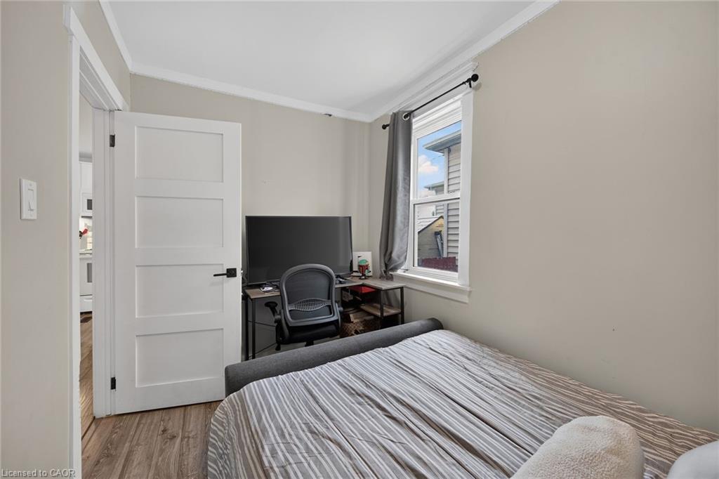 220 Paling Avenue Property Photo 26