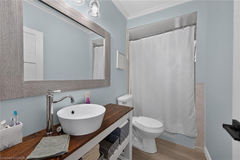 220 Paling Avenue Property Photo 27