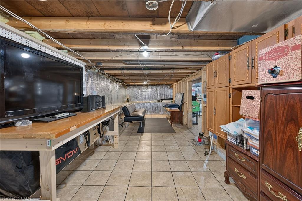 220 Paling Avenue Property Photo 28