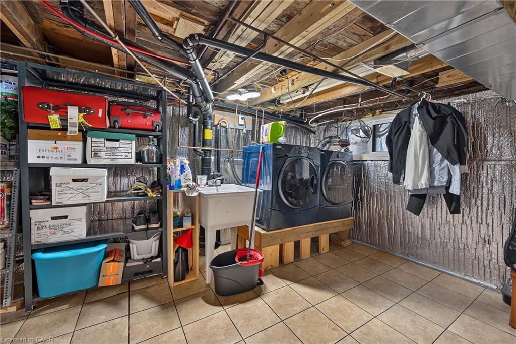 220 Paling Avenue Property Photo 29
