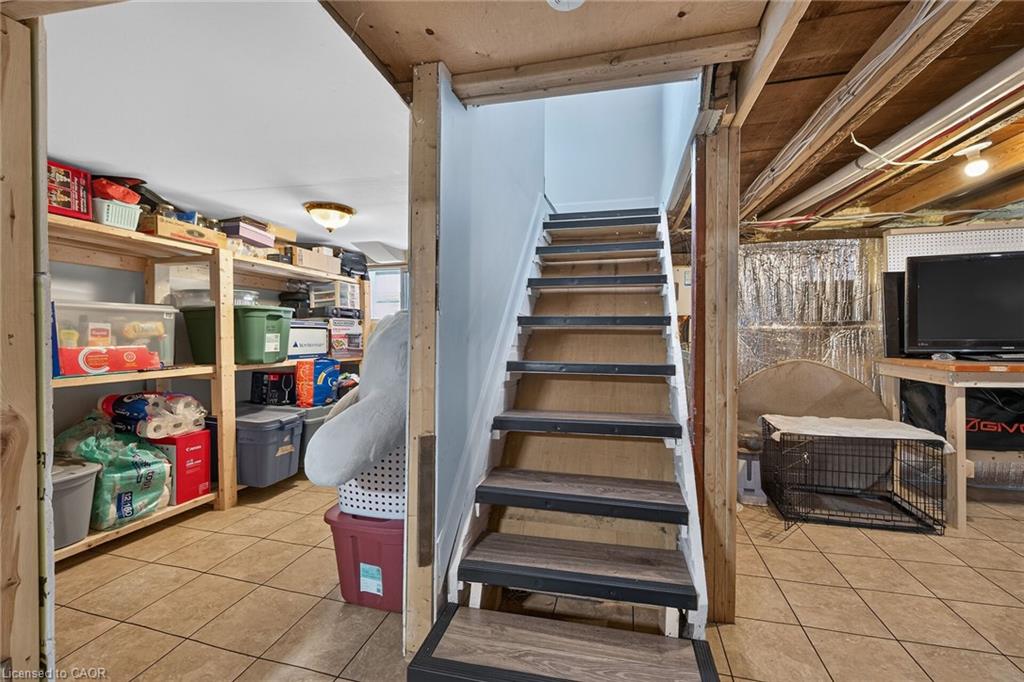 220 Paling Avenue Property Photo 30