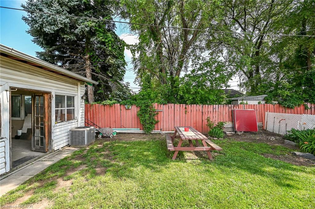220 Paling Avenue Property Photo 33