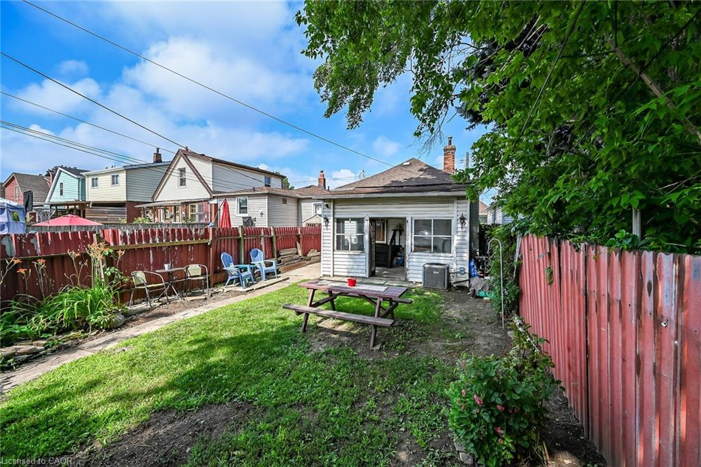 220 Paling Avenue Property Photo 36