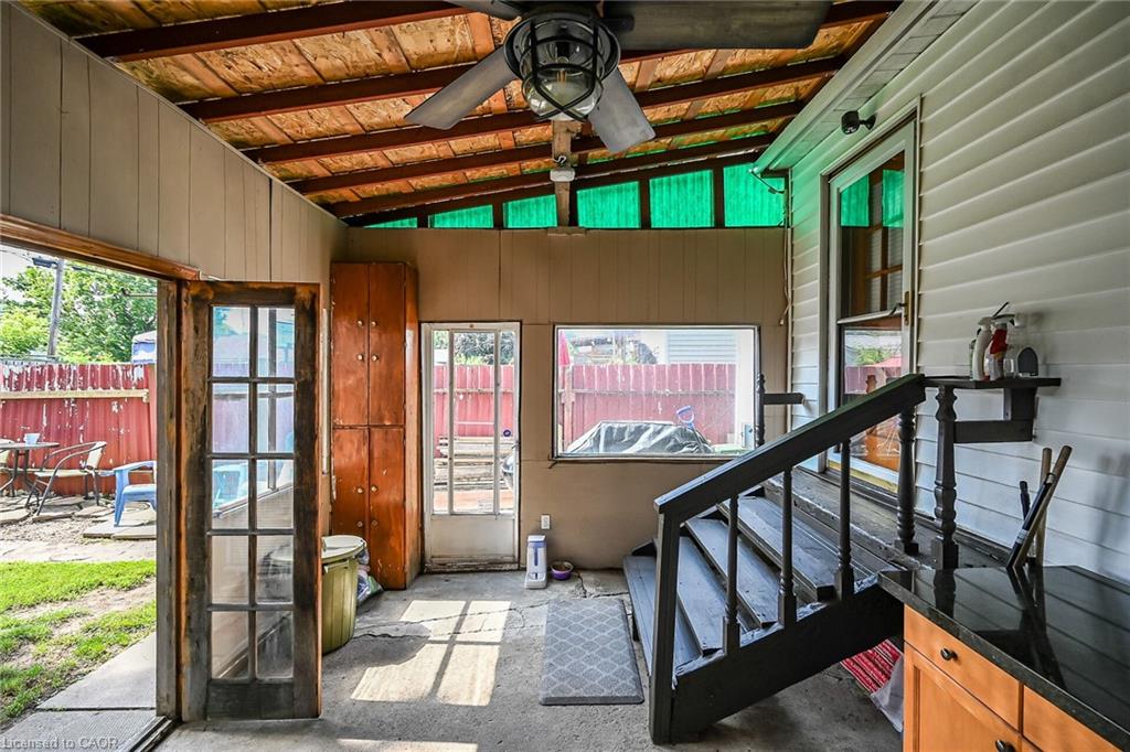 220 Paling Avenue Property Photo 39