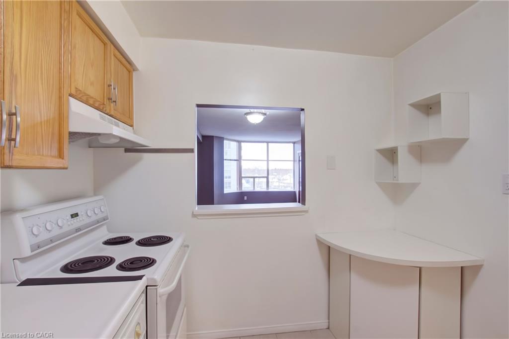 606-1270 Maple Crossing Property Photo 6