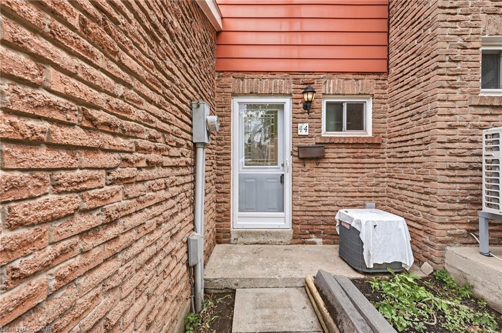 80 Dundalk Drive Property Photo 4