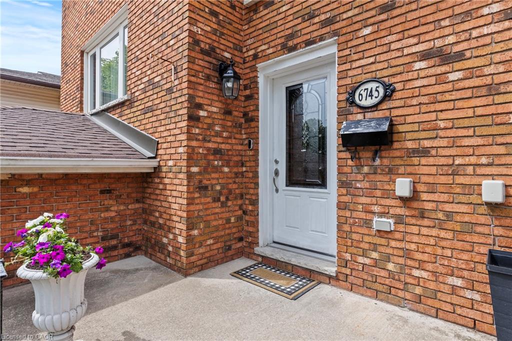 6745 Dawson Street Property Photo 5