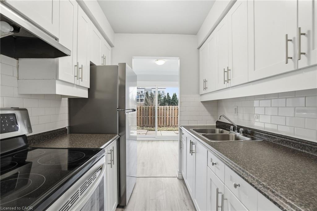 7-125 Limeridge Road W Property Photo 1