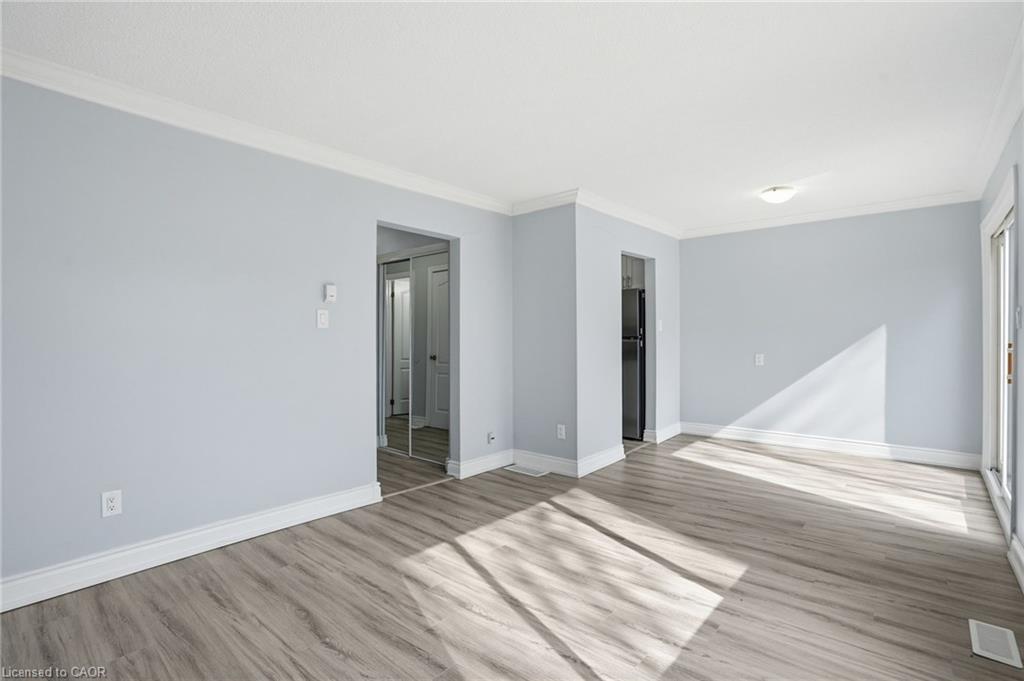 7-125 Limeridge Road W Property Photo 8