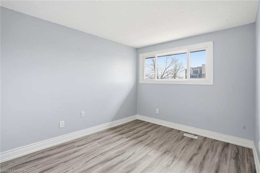 7-125 Limeridge Road W Property Photo 16