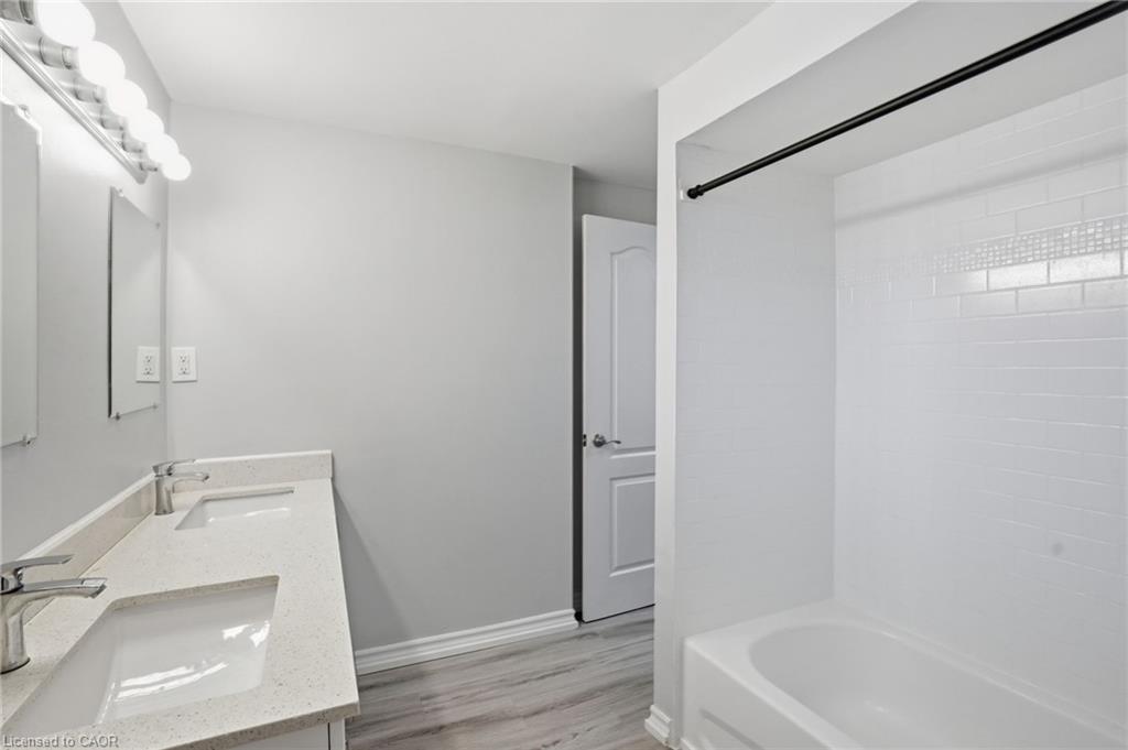 7-125 Limeridge Road W Property Photo 23