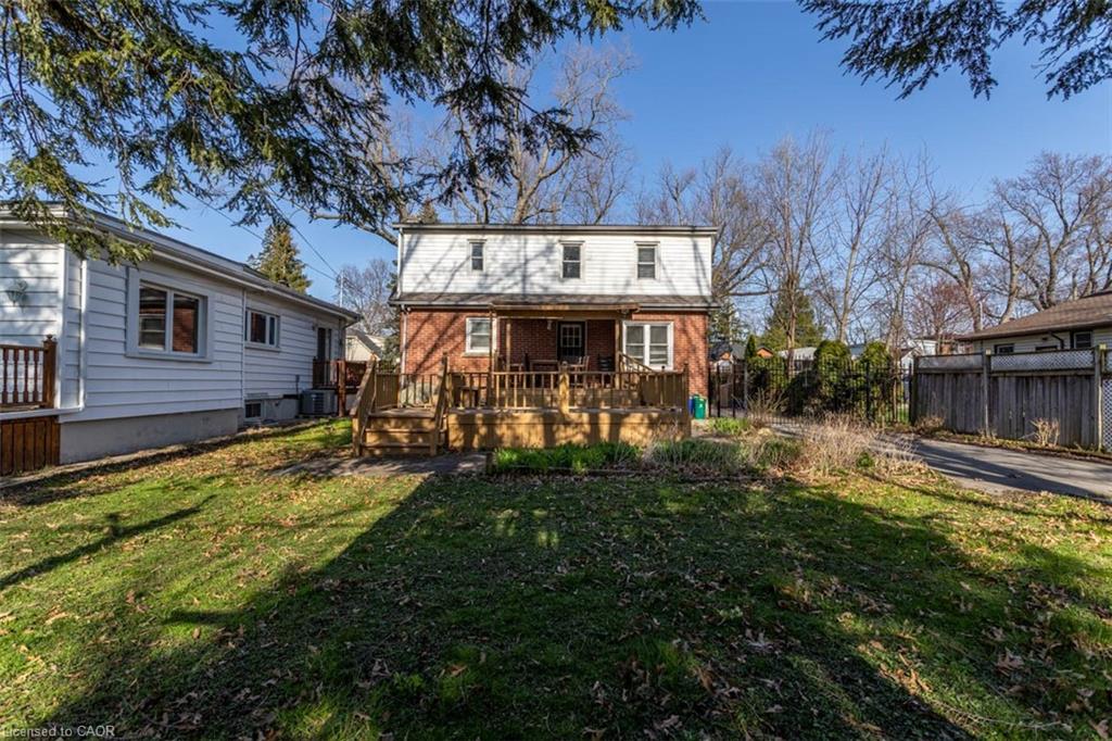 17 Thorndale Street N Property Photo 10