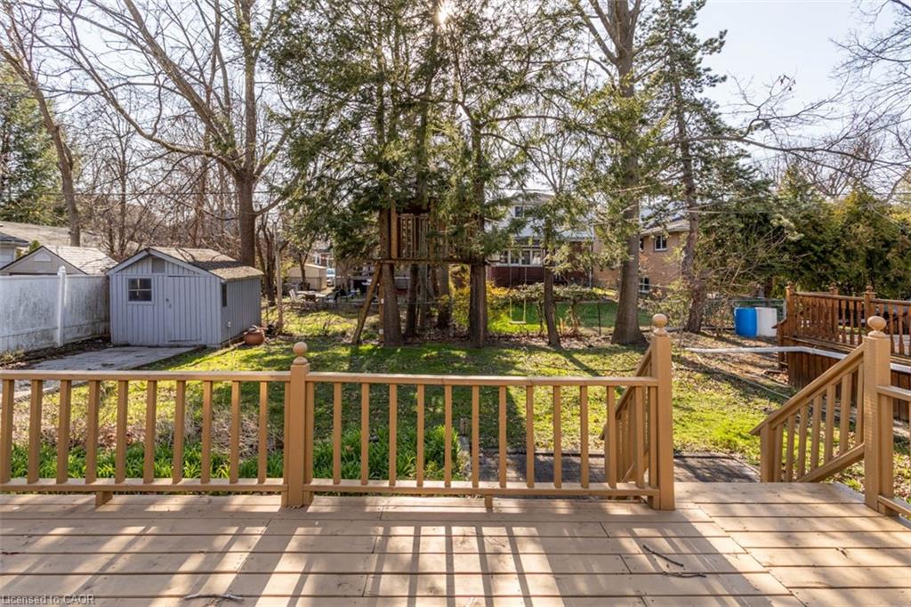 17 Thorndale Street N Property Photo 15