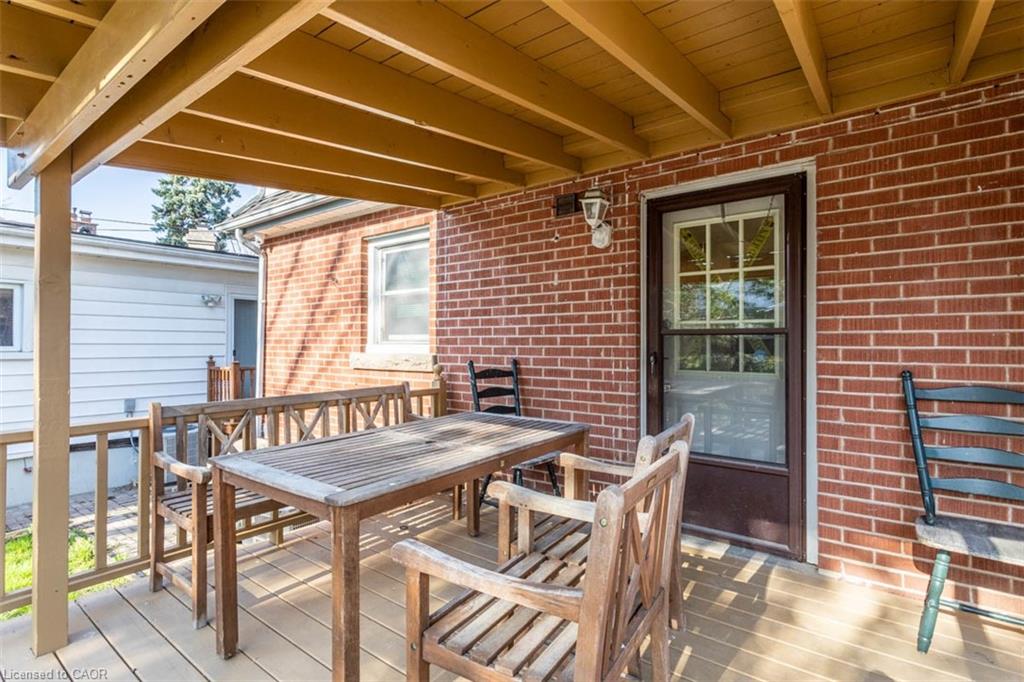 17 Thorndale Street N Property Photo 19