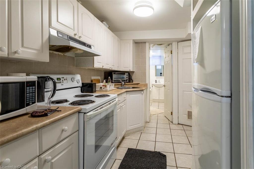 17 Thorndale Street N Property Photo 26