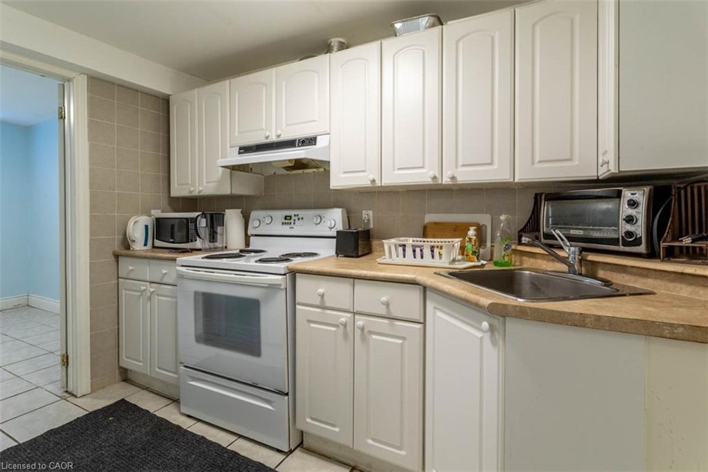 17 Thorndale Street N Property Photo 27