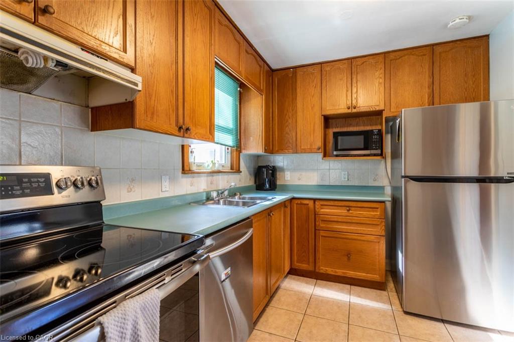 17 Thorndale Street N Property Photo 32