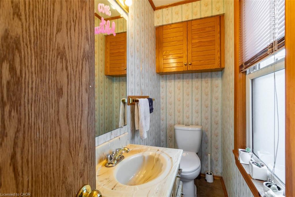 17 Thorndale Street N Property Photo 33