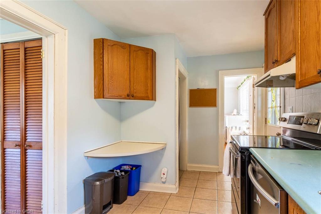 17 Thorndale Street N Property Photo 35