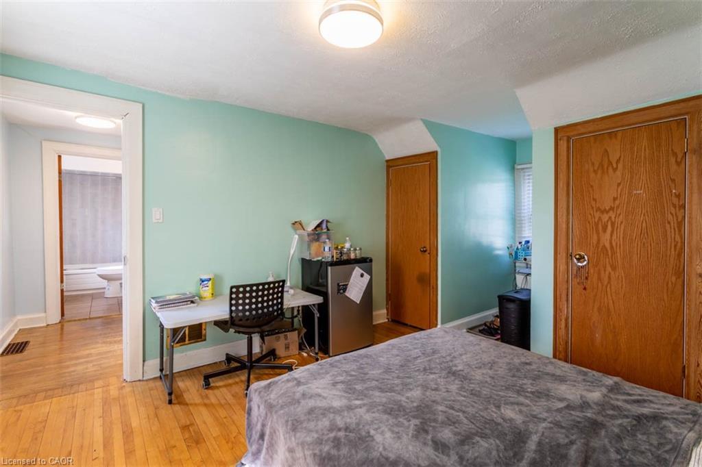 17 Thorndale Street N Property Photo 40
