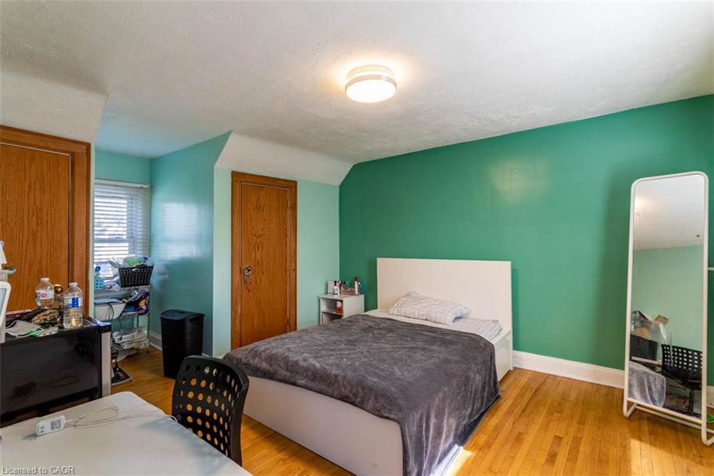 17 Thorndale Street N Property Photo 41