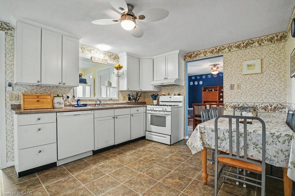 51 Schade Street Property Photo 11