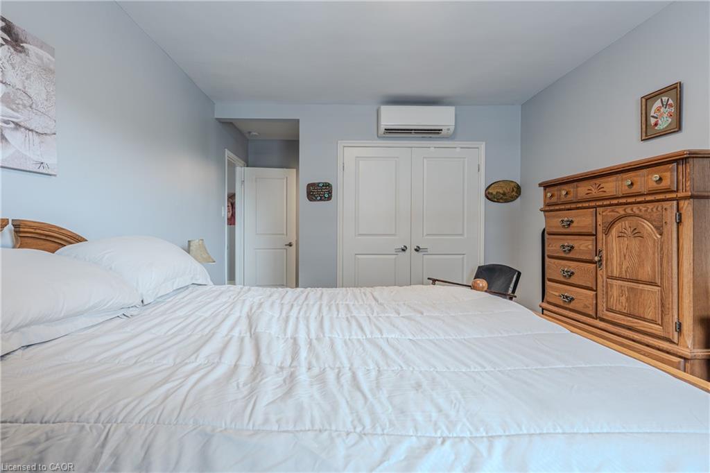 403-350 Concession Street Property Photo 28
