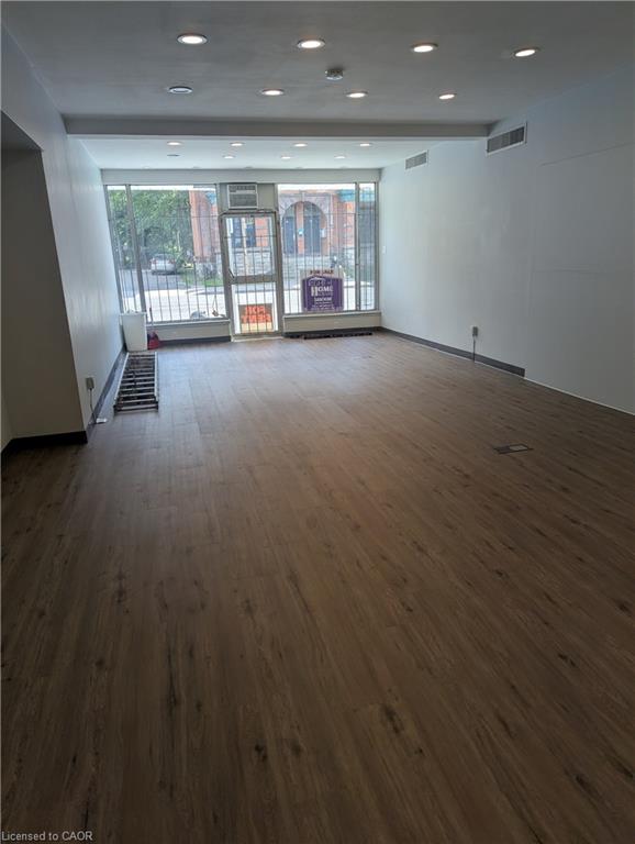 499 Main Street E Property Photo 2