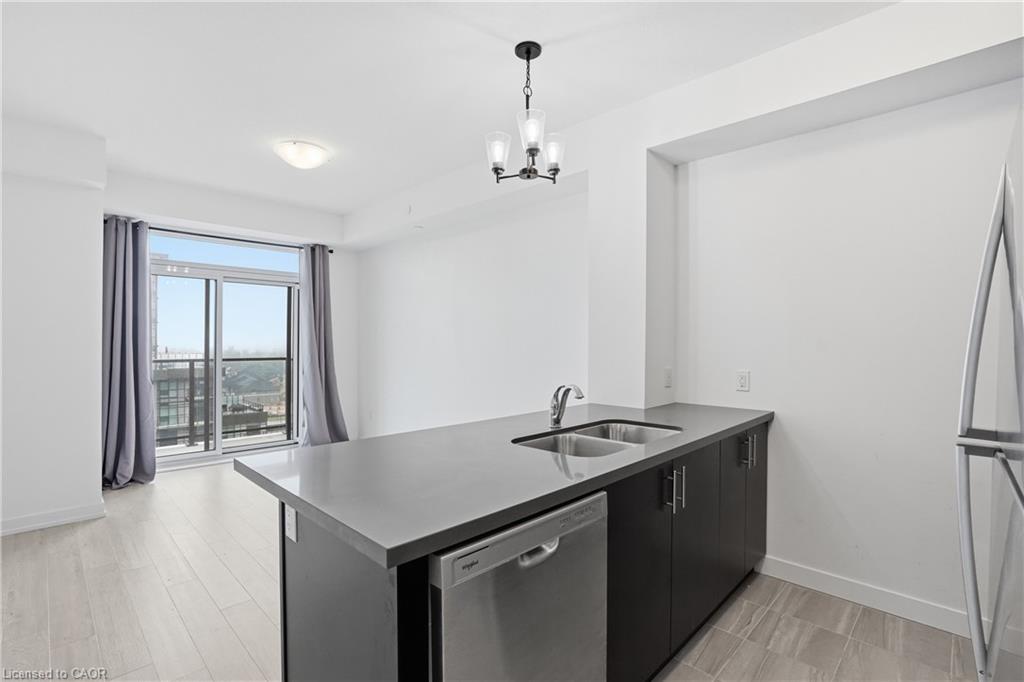 1008-460 Dundas Street E Property Photo 10